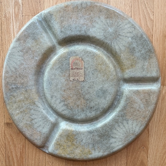 Traymold Fiberglass 16" Round Divided Serving Tray Yellow White Big Daisy Flower - Picture 2 of 15